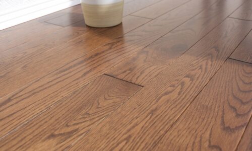 photo of Red Oak Auburn hardwood flooring from our classic collection