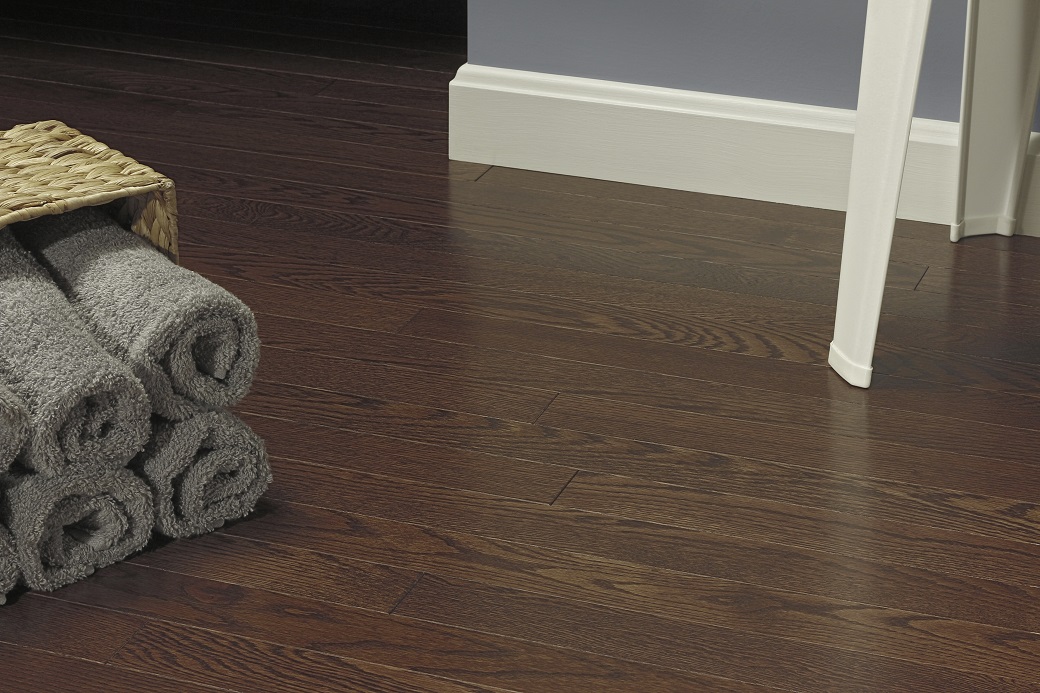 photo of Red Oak Savannah hardwood flooring from our Pro collection